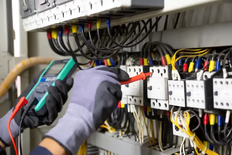 Electrician Jobs in Canada (APPLY NOW)